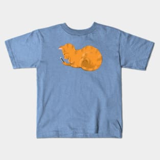 Cat on iPhone Kids T-Shirt